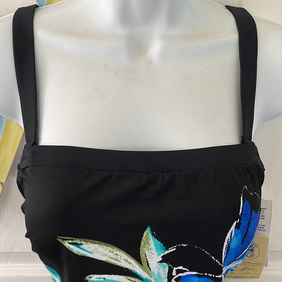 BATHING SUIT NWT - Picture 2 of 4